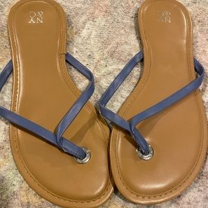 New York & co flip flops